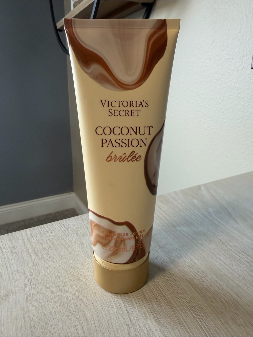 Victoria's Secret Coconut Passion Brûlée Lotion - Cream & Brown Swirl